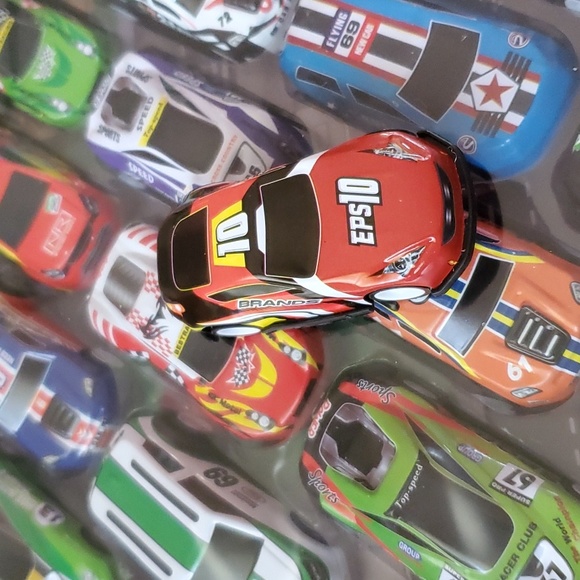 5 cars for 15 Dollarspull back Toy cars 🚗 . - Picture 4 of 4